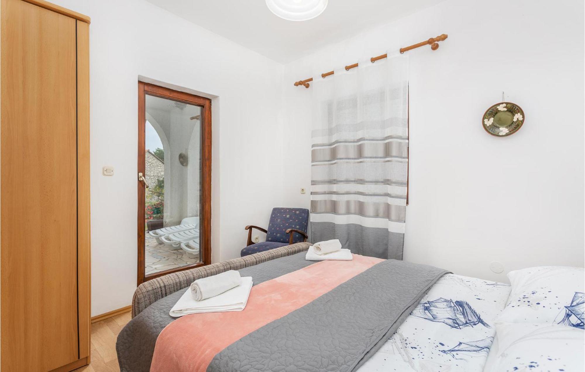 Beautiful Apartment In Malinska With Wifi Exteriér fotografie