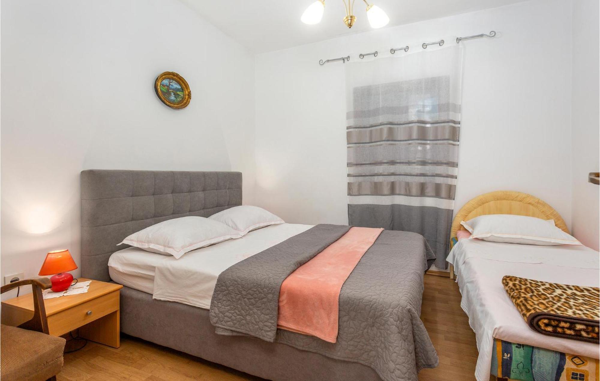 Beautiful Apartment In Malinska With Wifi Exteriér fotografie