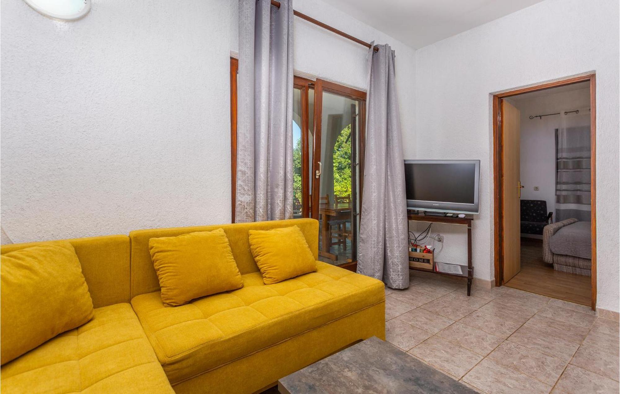 Beautiful Apartment In Malinska With Wifi Exteriér fotografie